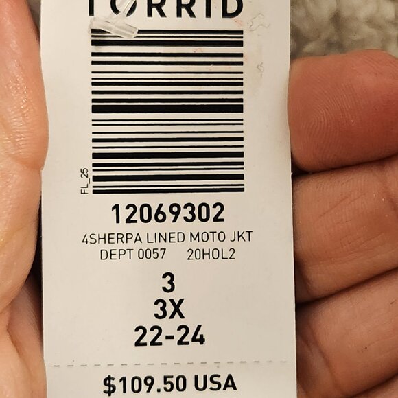 Torrid Size 3 v(22/24W) Faux Leather Sherpa Lined Moto Jacket NWT - Picture 11 of 14